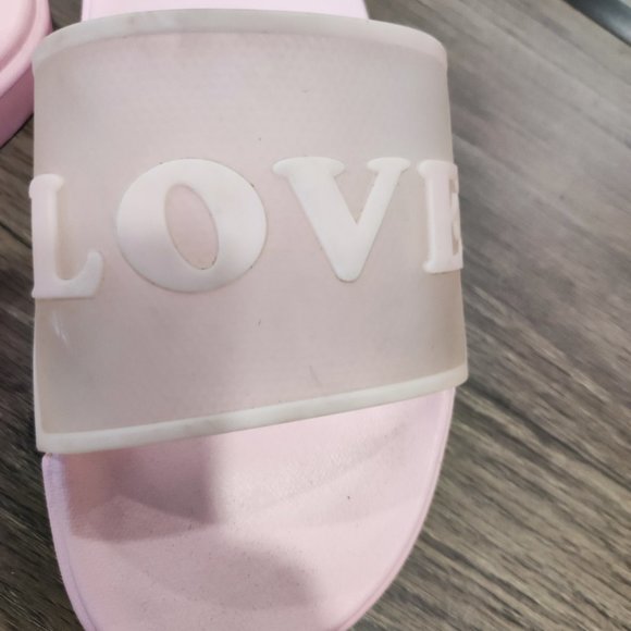 Ardene Real Love light pink slippers women's size 8 - Picture 7 of 8